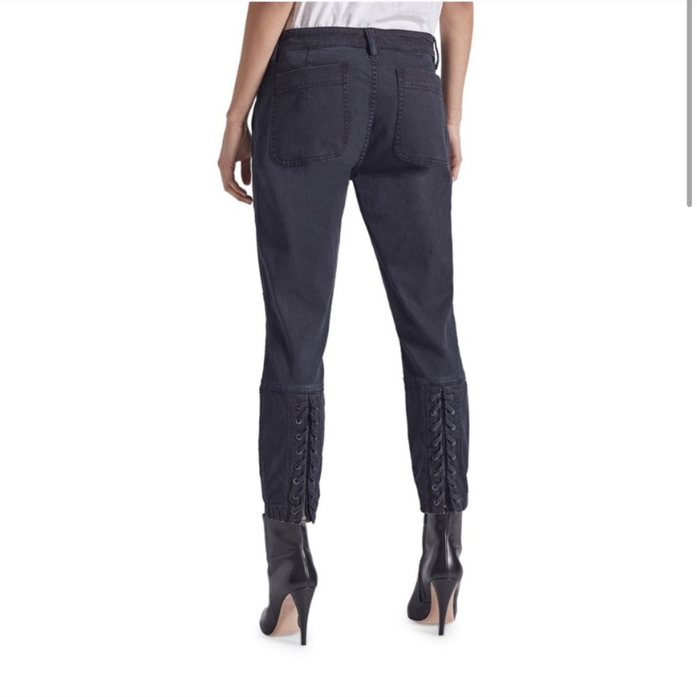 😎 Cool-girl vibes! Current & Elliott Weslan jeans